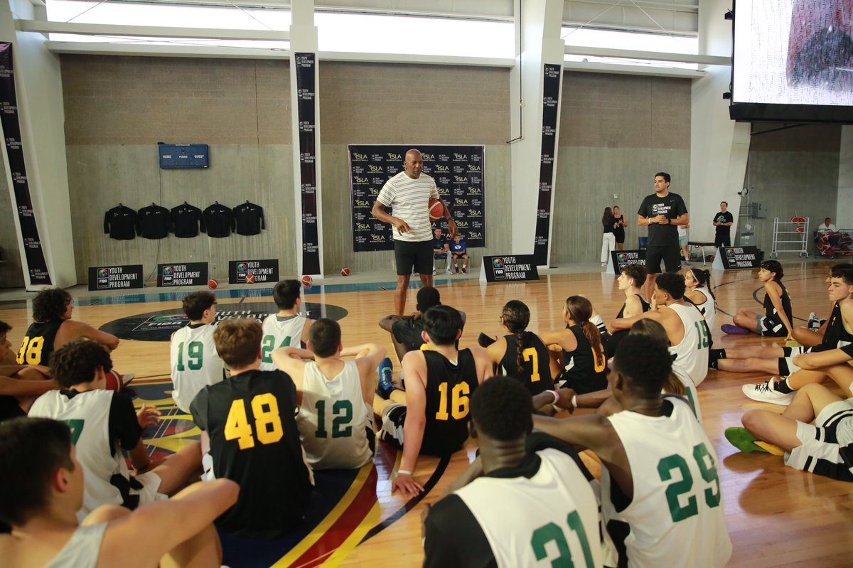 FIBA_es's tweet photo. ¡Días de mucho aprendizaje en el Super Camp FIBA YDP ⛹🏻⛹🏻‍♀️!

🏠 Real Salt Lake Basketball Academy
📍Salt Lake City, Utah 🇺🇸 https://t.co/foqtzoTRTo