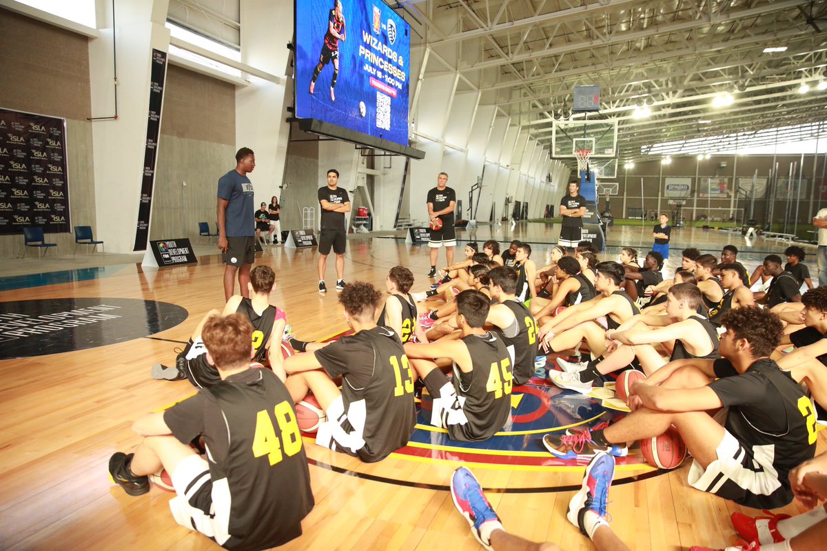 FIBA_es's tweet photo. ¡Días de mucho aprendizaje en el Super Camp FIBA YDP ⛹🏻⛹🏻‍♀️!

🏠 Real Salt Lake Basketball Academy
📍Salt Lake City, Utah 🇺🇸 https://t.co/foqtzoTRTo