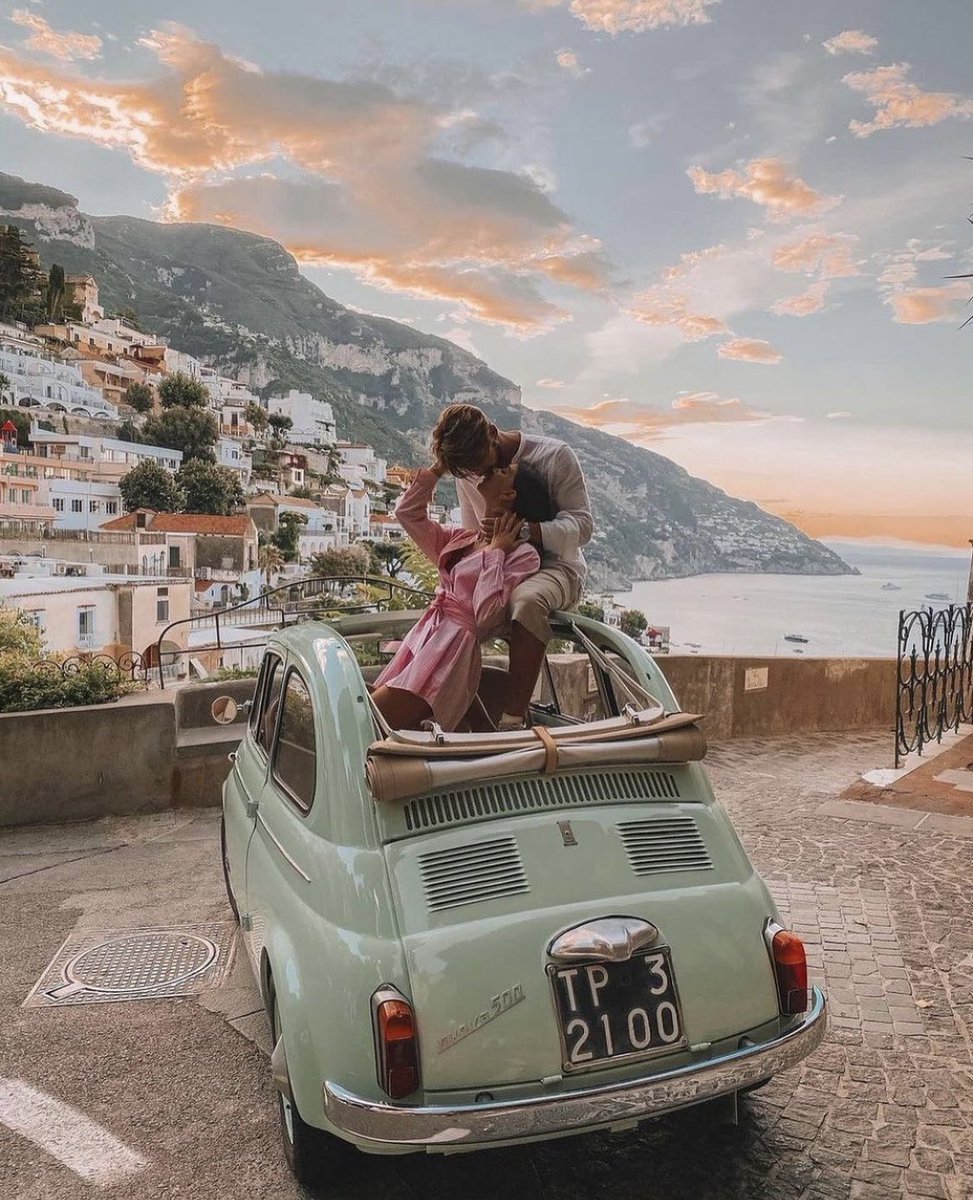 moontides_'s tweet photo. Positano, Italy https://t.co/TgYDO9LSyU