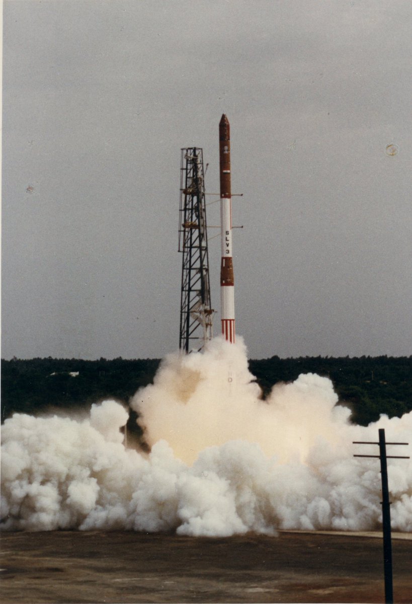 #OTD in 1980, #ISRO's first indigenous developed Orbital Rocket #SLV made first successful flight. With this event, India joined exclusive club of countries of capability of launching orbital rocket.
It injected Rohini RS-1 satellite of 35 kg weight in orbit .
#SLV3