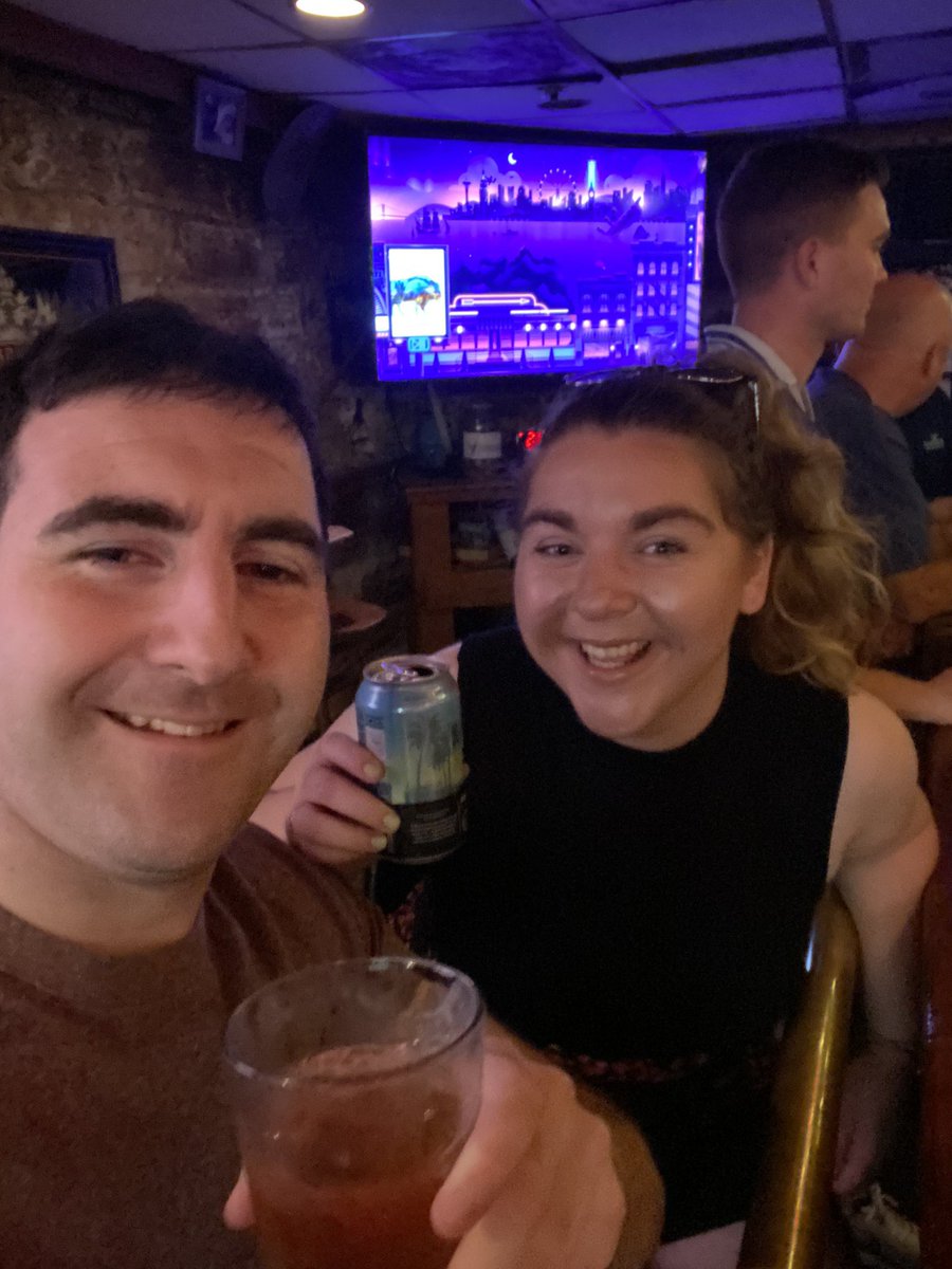 MosaiPlunkett's tweet photo. @MartyM_RTE gave a shout out to the Galway Bay in Chicago. Ansin, go tobann ! Bhí an craic againn https://t.co/7wiWIQE7uT