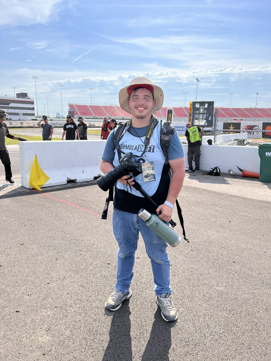 jacobspinkcamra's tweet photo. I got to go down on the racetrack to photograph drivers during PRO practice during #FormulaDRIFT at World Wide Technology Raceway. I had a great time and got some great photos. I will post those later. #stlfd #formulad https://t.co/1jOw99G0ml