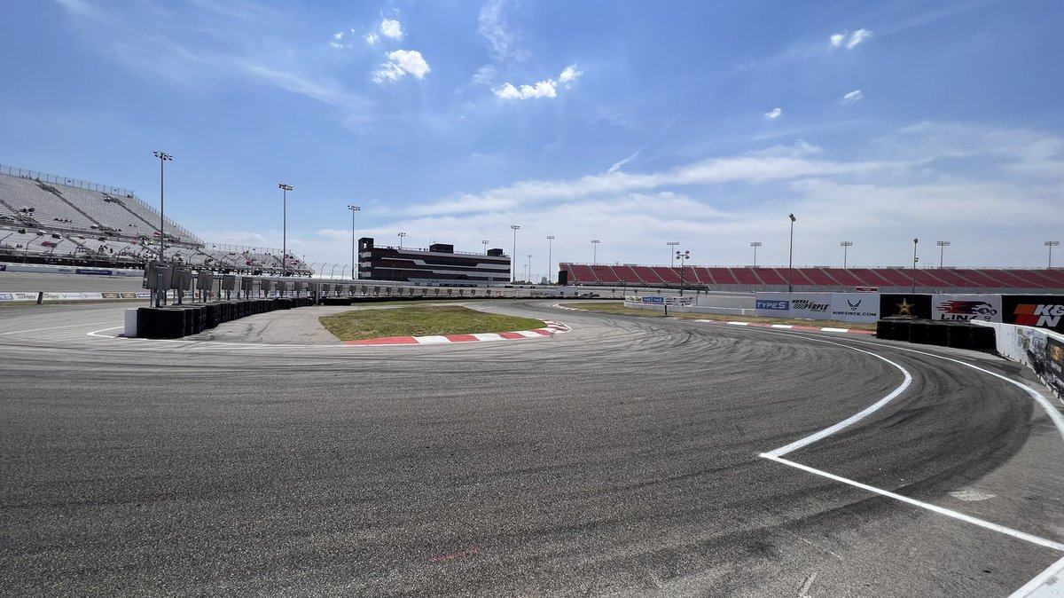 jacobspinkcamra's tweet photo. I got to go down on the racetrack to photograph drivers during PRO practice during #FormulaDRIFT at World Wide Technology Raceway. I had a great time and got some great photos. I will post those later. #stlfd #formulad https://t.co/1jOw99G0ml