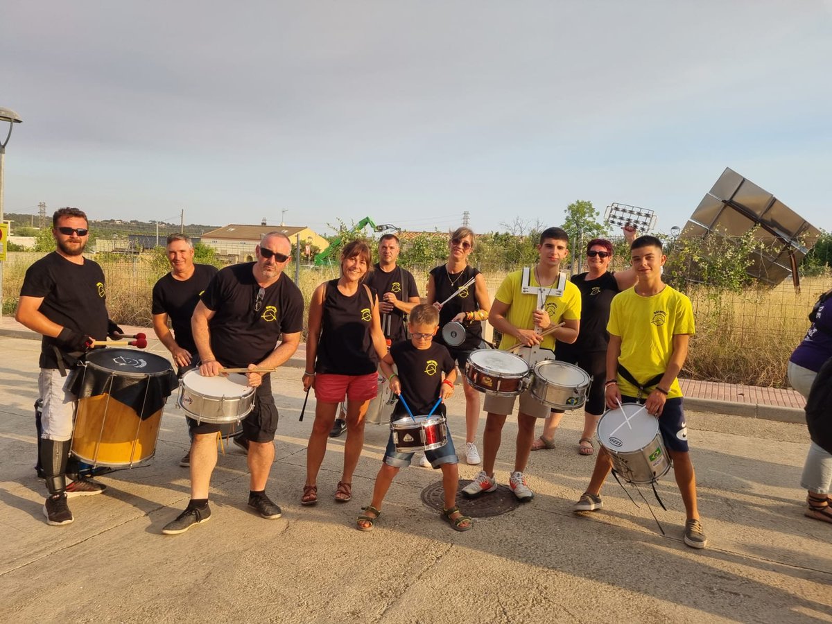 Laura20760848's tweet image. Que no pari la música 😁🥁
#Puigdelfí
#Batibull