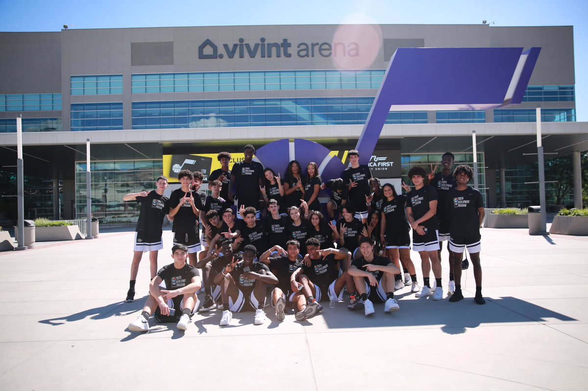 FIBA_es's tweet photo. El Super Camp FIBA YDP ⛹🏻‍♀️⛹🏻 en la 🏠 de los @utahjazz 🇺🇸😃

⤵️ https://t.co/eoNCnvdMA6