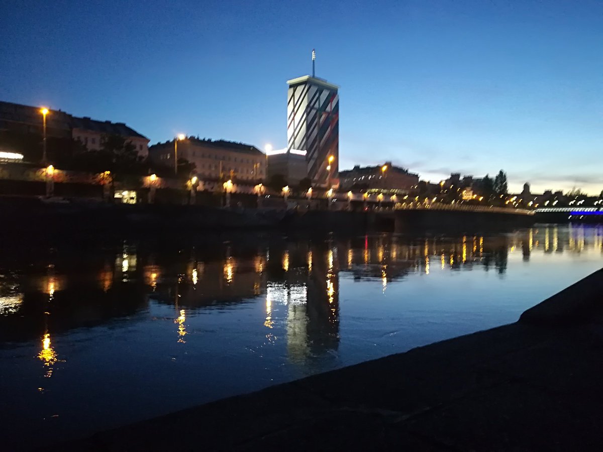 werthfrei's tweet photo. #Wien Donaukanal gerade jetzt https://t.co/bW5IurNVdC