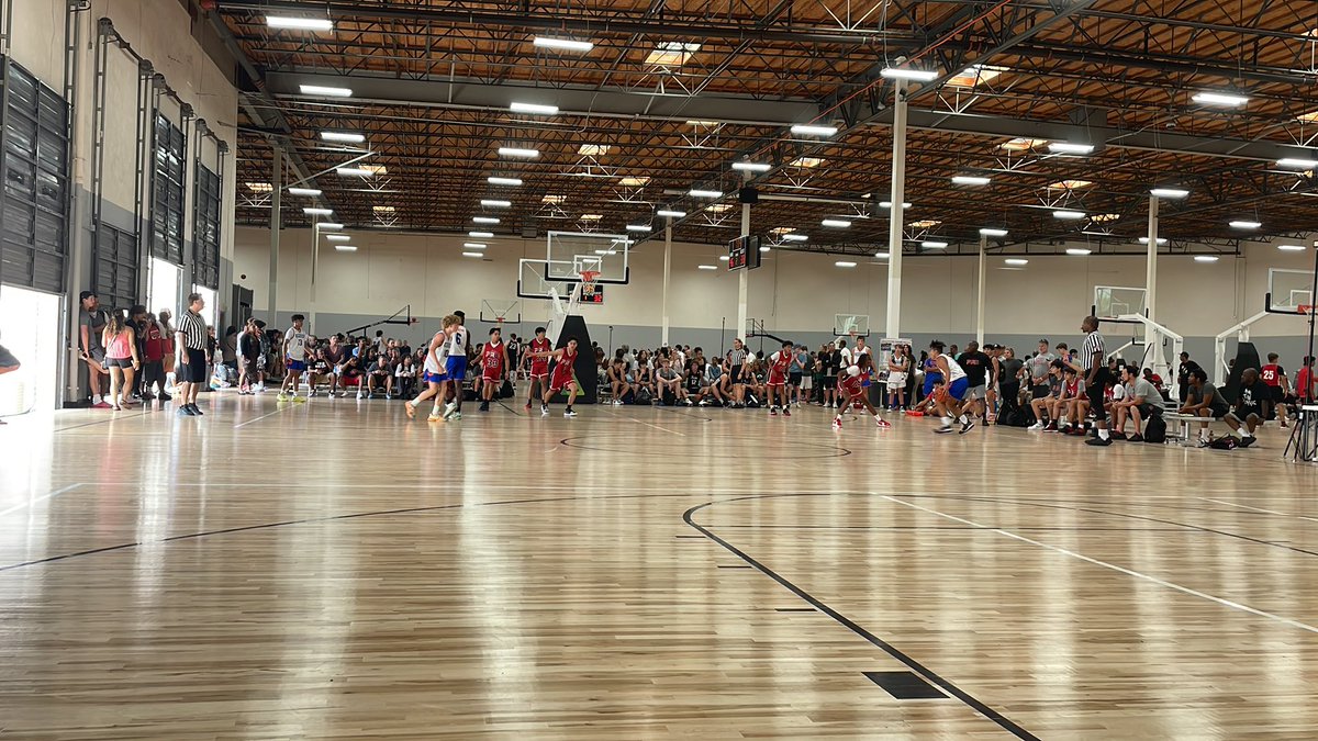 nikolar2824's tweet photo. 15u Championship game pitting @IEFireElite 2025 against Swoosh Elite 2025. Darryl Stickman is a very athletic prospect and has been putting it on display early for Swoosh 14-14 10:00 left in the first half #PHHustleRegionFinals https://t.co/lMdsHmanPo
