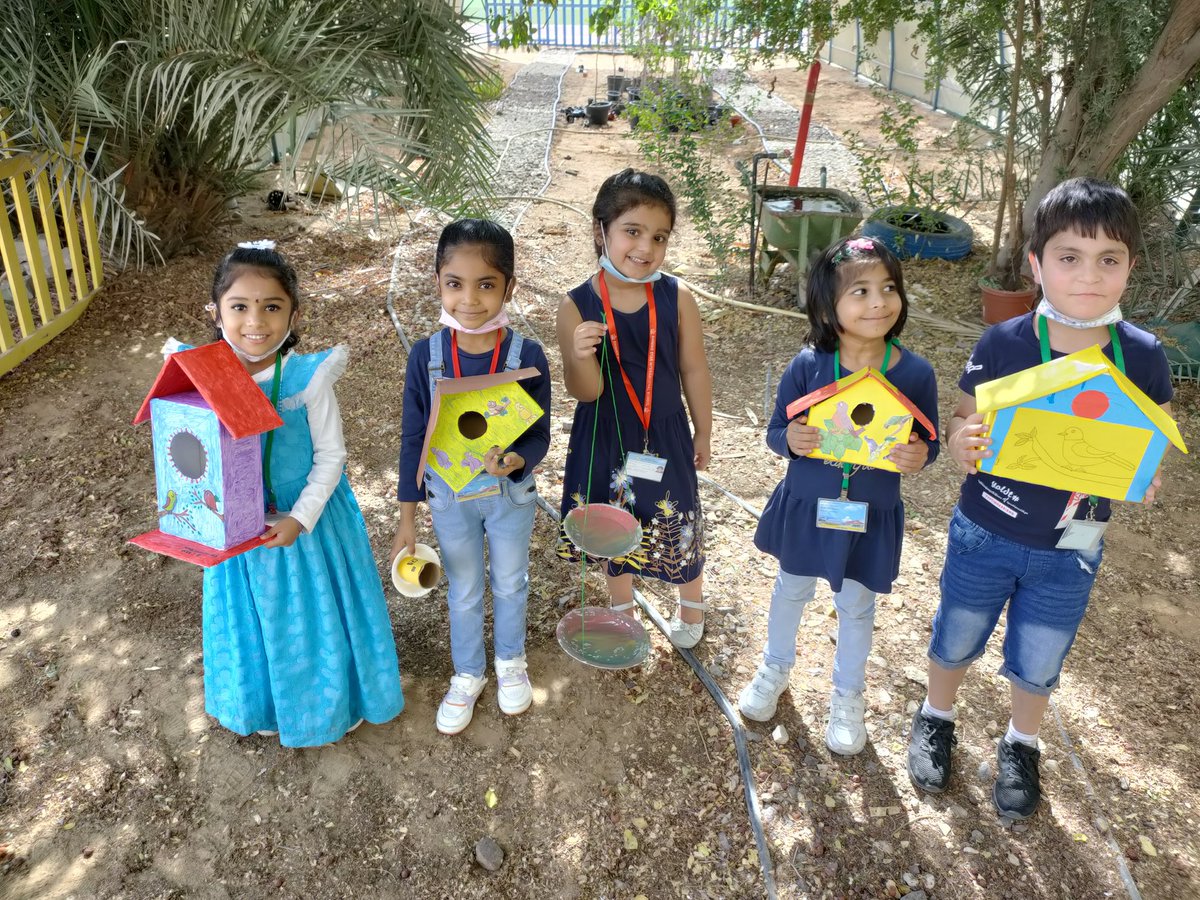 PereiraStephy's tweet photo. Little moments for Great memories,And Better Tomorrow 
#birdfeeder #birdfeeding
#gratitude 
@T4EduC 
@AbhilashaTochi 
@anurag29159611 
@MMselvaraj5 
@ClimateActionED 
@BestSchoolPrize 
@cbseindia29 
@ShiningStarSchl 
@VikasPota 
@khaleejtimes https://t.co/c54dciAvUh