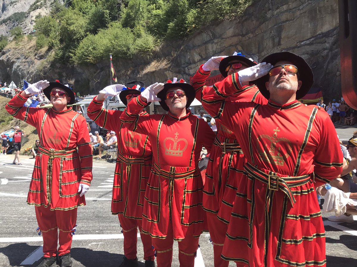 FionaWalker2's tweet photo. Remembering @tdfbeefeaters at ‘The Only Bend Worth Going To’ and my only decent photo! https://t.co/a1L5JQFMKM