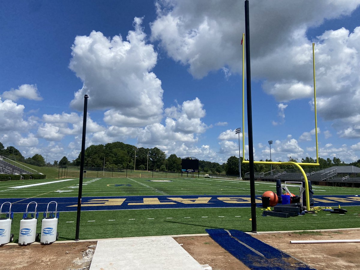 nahjiir's tweet photo. Had an awesome time at the big man camp @WU_Bulldogs @WingateFb @Coach_TKnight @Coach_Keziah I also ran an new PR in the 40 yard dash with a 4.40 my first run and a 4.41 my  second run. Won 1st place in the obstacle course on the final day today. I had a awesome time. https://t.co/oAndx0PQhV