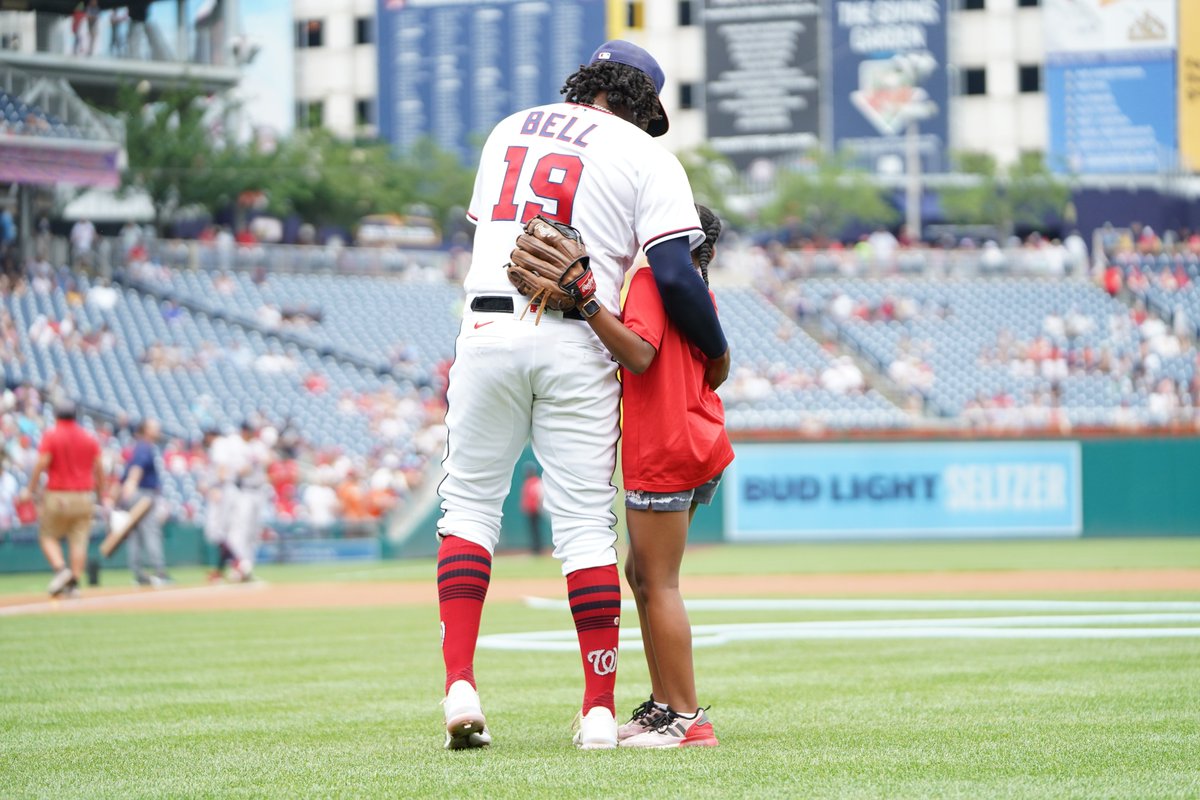 Nats4Good's tweet photo. In honor of the 50th anniversary of the landmark Title IX bill, fifth-grade #NatsAcademy Scholar Athlete Alayna threw out the first pitch at today's Academy Day.

Great job, Alayna!

@JBell_19 | #Nats4Good https://t.co/tfOBJLAAZI