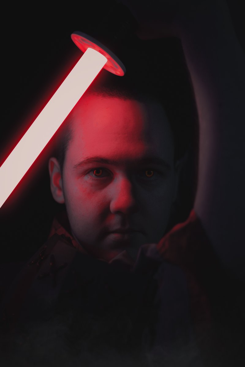 geoffery10's tweet photo. The Balance Between Dark and Light
#lightsaber #starwars #starwarsjapanese #samurai #starwarsduel #duel #darkside #lightside #sith #jedi #redlightsaber #purplelightsaber #red #purple #sitheyes #cosplay #starwarscosplay https://t.co/emO5KGz8vP