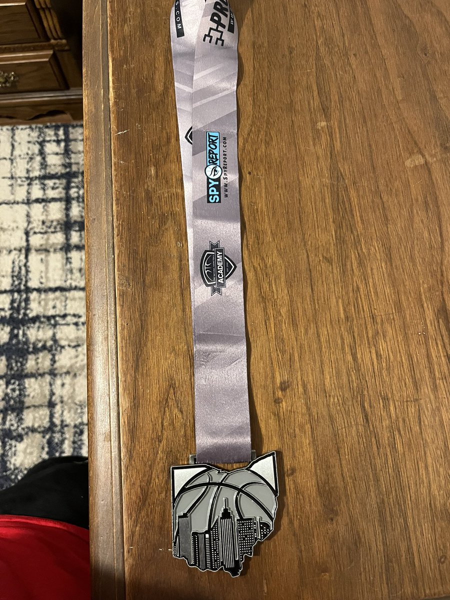 Blake_K21's tweet photo. It was a huge honor being able to play for @outwork_bball and coach @DannyZuchak this weekend and also winning our bracket! Huge thank you for inviting me to play and the guys on the team accepting me as well! I canโt wait to continue next weekend in Indiana! #Outworkbasketball https://t.co/tZJtjnPVxe