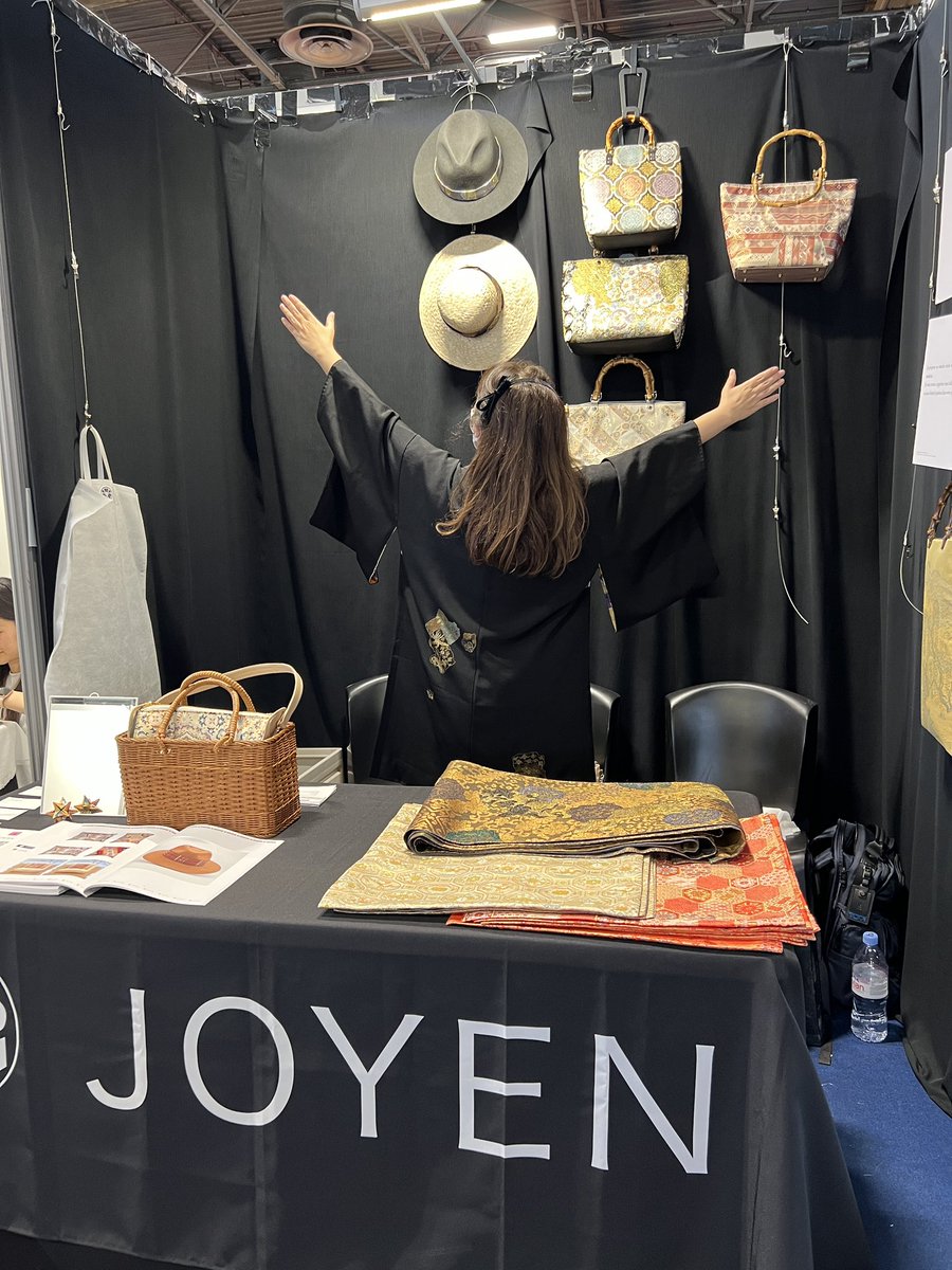 joyen5577's tweet photo. #ジャパンエキスポ がほぼ完売で終了しました。多くのお客様のご来場ありがとうございました！
Traditional Japanese crafts upcycled for the modern world by JOYEN. Thanks for visiting us at #JapanExpoParis !

#JapanExpo2022 #JapanExpo https://t.co/vGZdVuoTaz