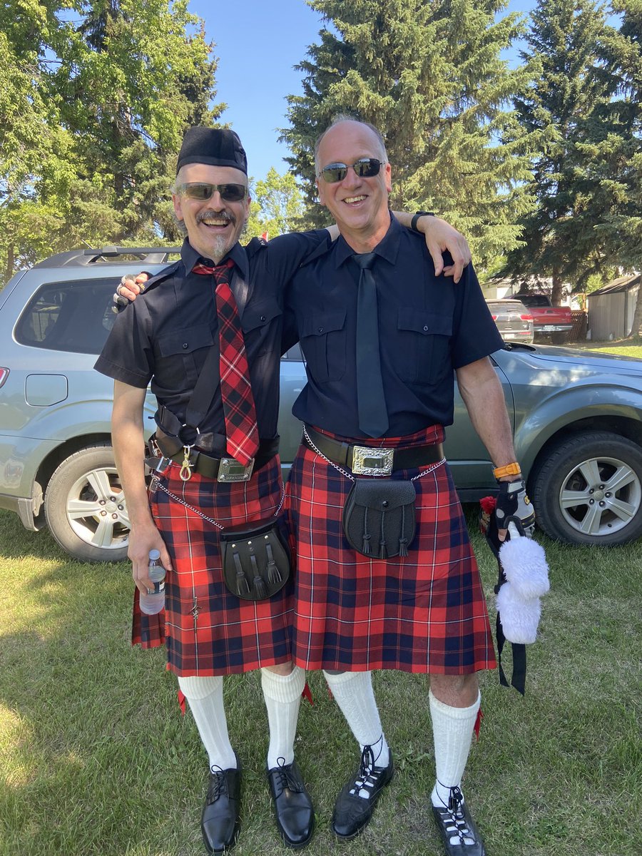 rogerapage's tweet photo. My Bass drumming pal Rob βn I just before venturing out for the double lapper of #ShellLake parade route. It was flippin hot, itβs a good thing we had air conditioning βdown thereβ ππ https://t.co/3fBrqaV5lq