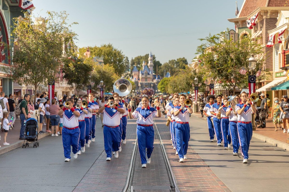 Best summer job ever. 

#🎺#aacb #Disneyland #allamericancollegeband #bestsummerjob #musicwithfriends #happiestplaceonearth