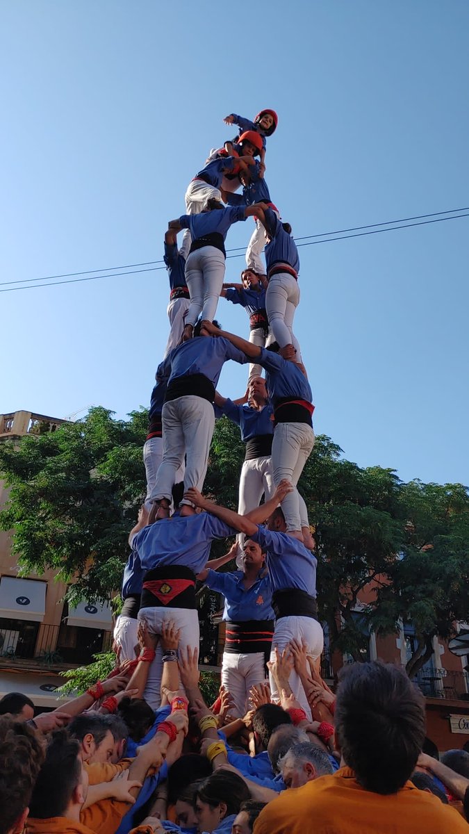 Marrecs's tweet image. Avui hem estat a la #FMPalafrugell acompanyats dels @SagalsdOsona, i hi hem fet 2 pd4, 4d7, 5d7, 4d7ag, pd5 i 2 pd4. Moltes gràcies per comptar amb nosaltres, @ajpalafrugell! 
#juliolmarrec #castellers #AmbTuMés