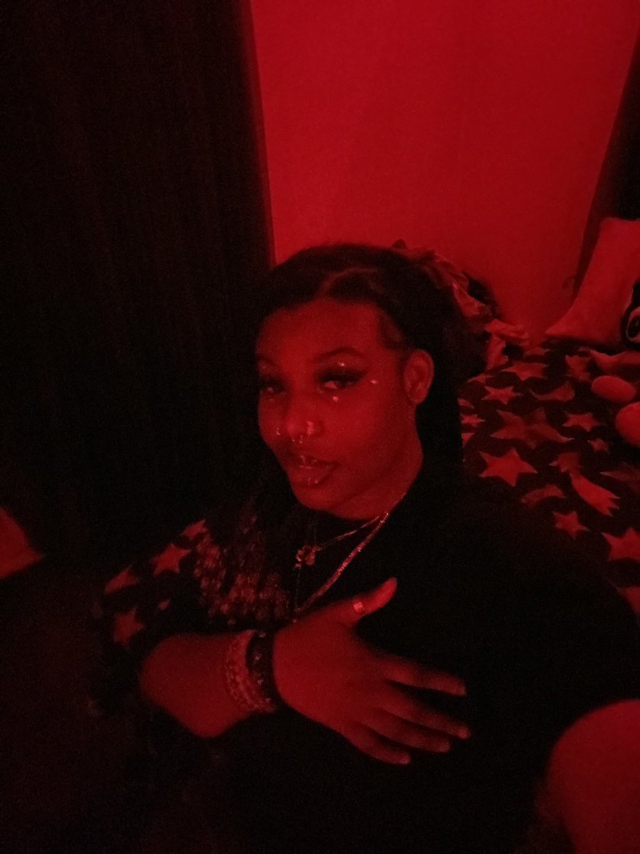 _masunn's tweet image. #WhosWhoOfJSU 
• Masun (may-sun) 🫶🏾
• ATL 📍
• THEE LIVE 25’ 💙🤍
• Media Production Major 📸
• Blue Ambassador 💙
• 19
• lets be friends 🤠