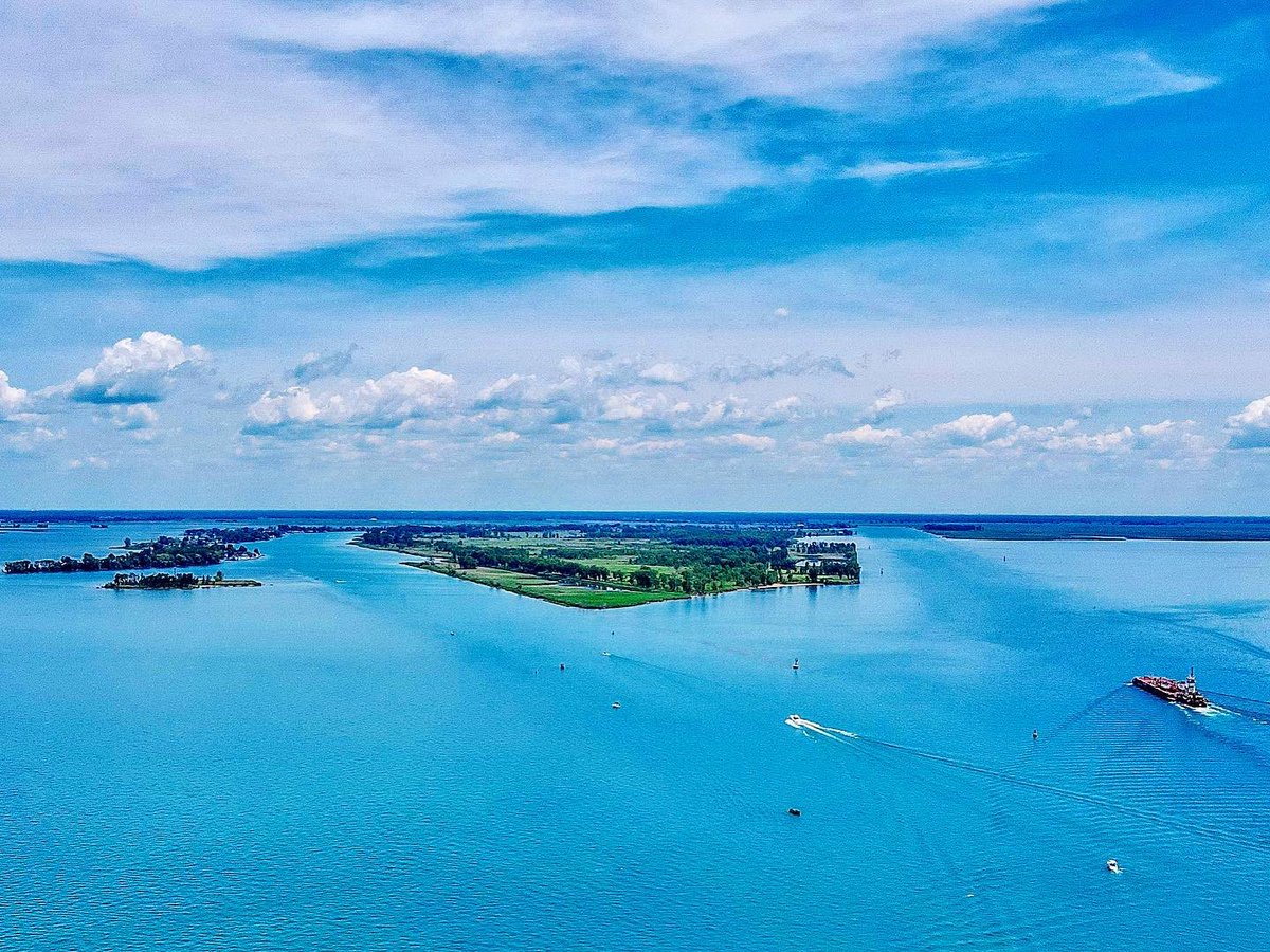 jasonkinner1's tweet photo. Of all the places Iโve traveled to fish, St. Clair may be my favorite! Awesome trip, look for the video recap SOON on my channel! #Fishing #BassFishing #Adventure #Outdoors #GoFishing #Lurenet @FavoriteRodsUSA https://t.co/woWiuf3Uye