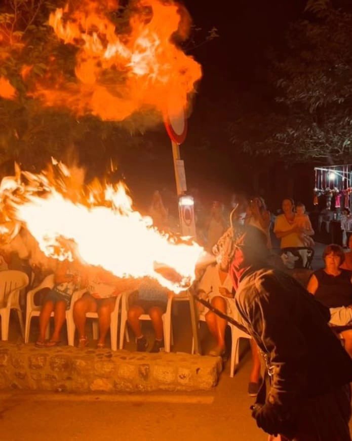 PPMarratxi's tweet photo. Aquest cap de setmana han estat les festes d'Es Pont d'Inca i de Pòrtol. 
Dijous vàrem gaudir de la pamboliada d'Es Pont d'Inca i a Pòrtol vàrem gaudiniano amb la música del nostre company Jordi Bauzà🎧🎶
A més, vàrem poder veure l'espectacle dels @dimonisdesfang https://t.co/k4ECyetgdT