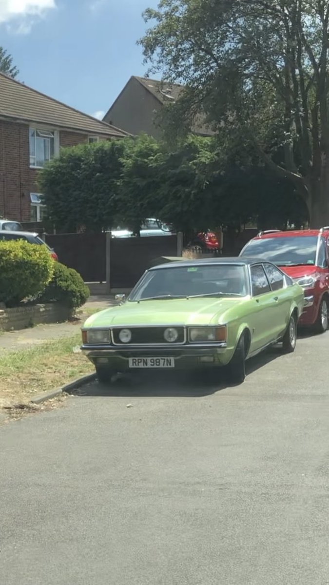 Mjs3litre's tweet photo. Love this,don’t see many these days #Ford #classiccars @Michael08589765 @Collectomaniac3 @etdweasel @thespafixer https://t.co/NCycScx9h7