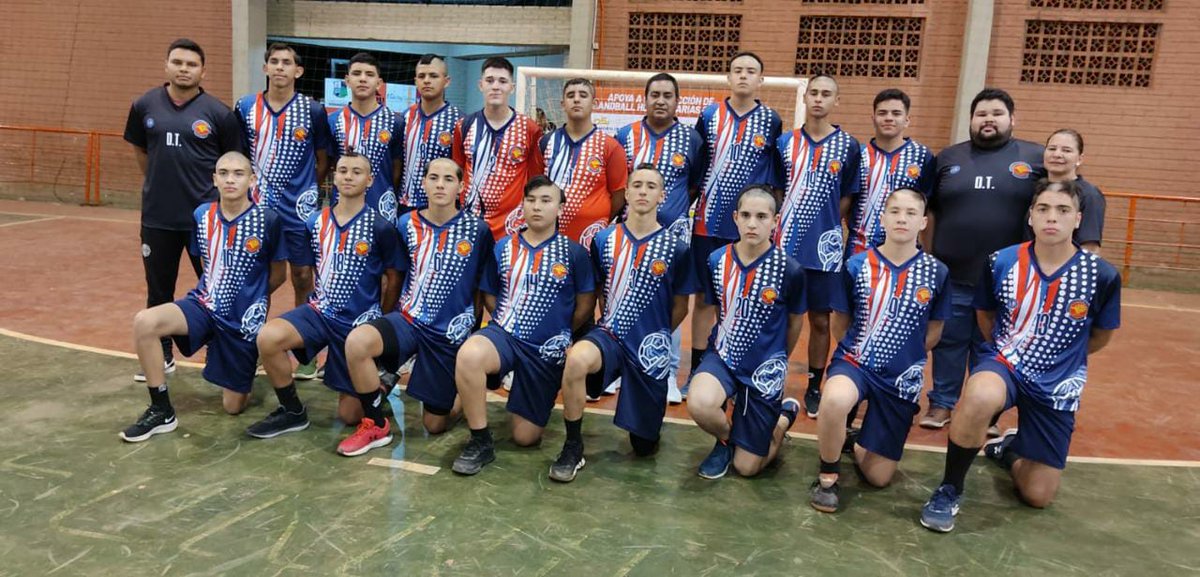 40x20P's tweet photo. PILAR CAMPEÓN U16 MASCULINO!!!

La Federación Pilarense de Handball se consagró como Campeón Nacional Cadete en #Hernandarias2022 

Los chicos dirigidos por Ever Salinas vencieron a Amambay 39 - 23 con Felix Salinas  y Juan Acuña como grandes figuras https://t.co/kFflI6fCwa