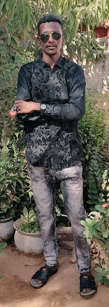 بًعٌيِّدٍأّ عٌن کْـلَ شُـئ،،،،،

سِـأظُلَ أرسِـمً لَـوٌحًةّ حًيِّأّتٌـيِّ بًقُلَمً أّلَدٍعٌأّء،لَأنـيِّ أثًـقُ بًـربًيِّ کْثًـيِّـرأّ،،،،