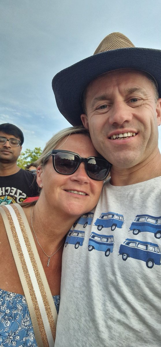 Standing on the brown brown grass under a very hot blue sky looking forward to George coming on really soon #goldrushkid <a href="/george_ezra/">george E Z R A</a>
