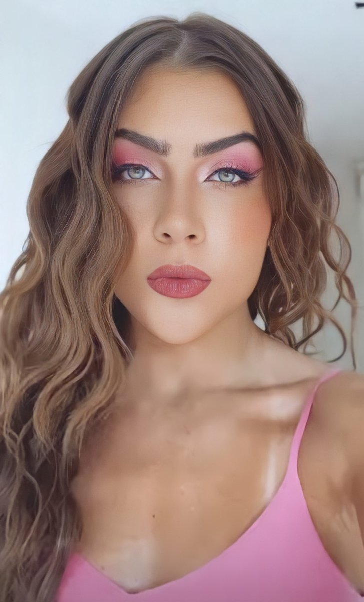 raaahypicon's tweet photo. PERFEITAAAAAA DE ROSA E CACHOS🌸💜 @jadepicon https://t.co/3nu1FK1Ou9