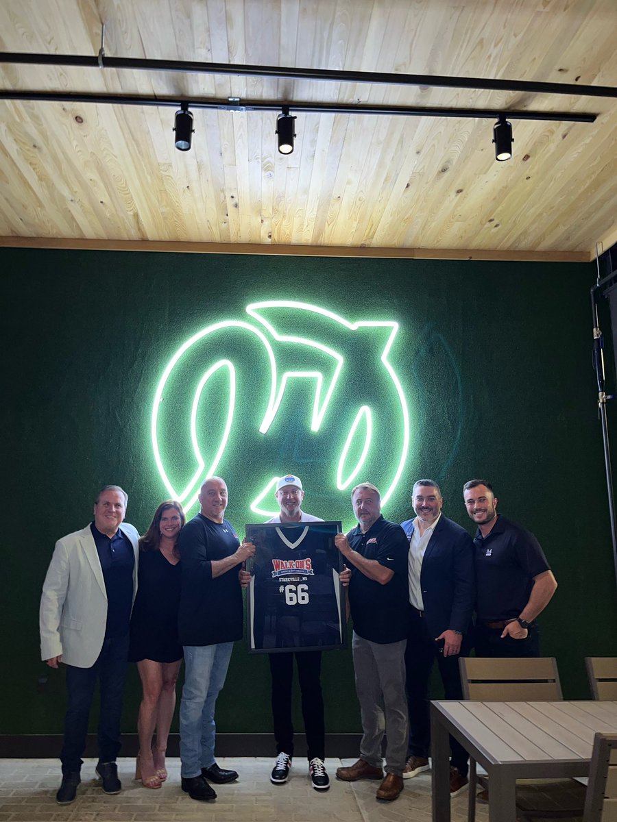 walk_ons's tweet photo. #66 opens tomorrow! Congrats to our franchisees and teammates - see you @ 11 AM, Starkville! 🔔 #walkons https://t.co/cpFKvJJ1Y5