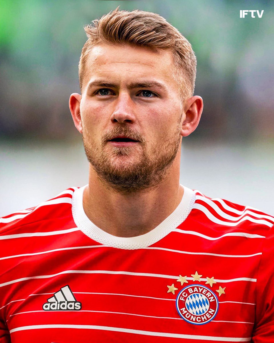 انتقاله الى اليوفي بسن١٩سنةو بملغ ضخم وضع اللاعب تحت ضغط كبير
بالإضافة الى أسلوب الفريق في اغلب المباريات أدى إلى عدم إبراز قدرات الهولندي بأفضل صورة

أعتقد بأن نسبة نجاحة في ميونخ مرتفعة بسبب تقارب أسلوب الفريق مع نظام اللعب في أياكس
مدافع ممتاز ومكسب للبافاري
شكراً دي ليخت🙏🏻