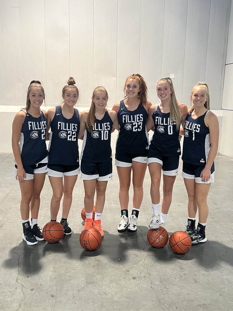 C_Havens22's tweet image. Vegas Summer Tourney champs! Congrats @FillyHoops. Fillies knocked off a team from Hawaii 48-35 for the title. #Cody #CHS #CodyFillies #CodyFillyBasketball #Vegas #Wyoming