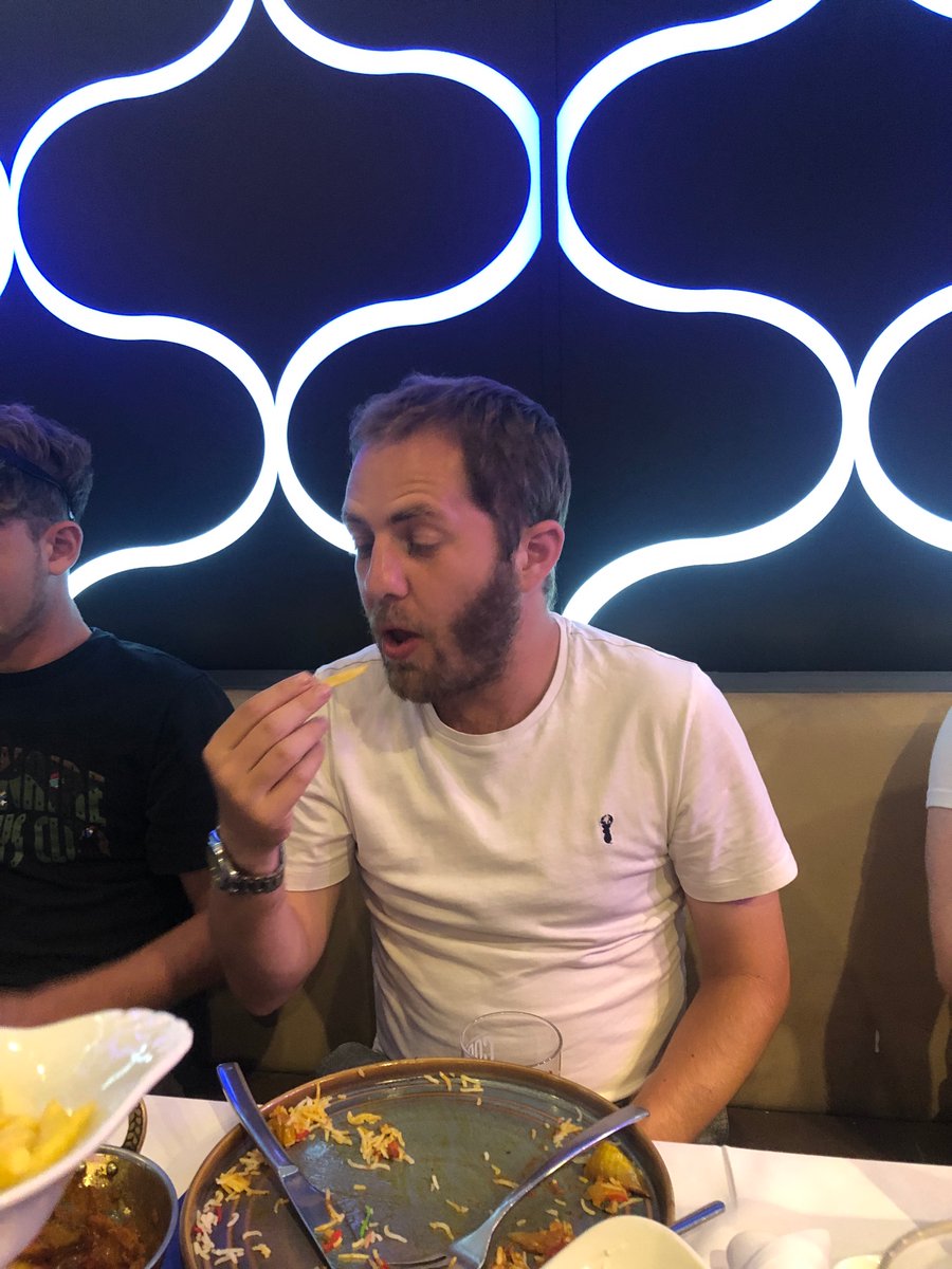 BillingshurstDS's tweet photo. Saturday Curry night at #BlueIndia and drinks at the @kingsheadbhurst afterwards for the Ressies and 3rds yesterday 🍻🥘 https://t.co/wGkLHLycqW