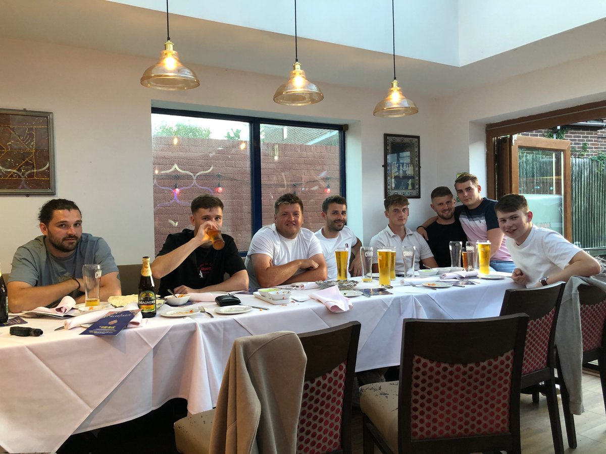BillingshurstDS's tweet photo. Saturday Curry night at #BlueIndia and drinks at the @kingsheadbhurst afterwards for the Ressies and 3rds yesterday 🍻🥘 https://t.co/wGkLHLycqW