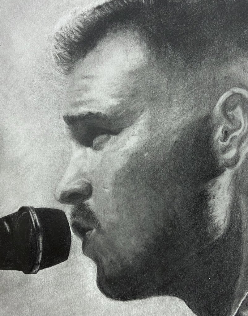 alessandra_nepa's tweet photo. just finished this drawing of @zachlanebryan ! used graphite pencils and based it off of this photo :) #zachbryan #summertimeblues https://t.co/lNDbWlNktz