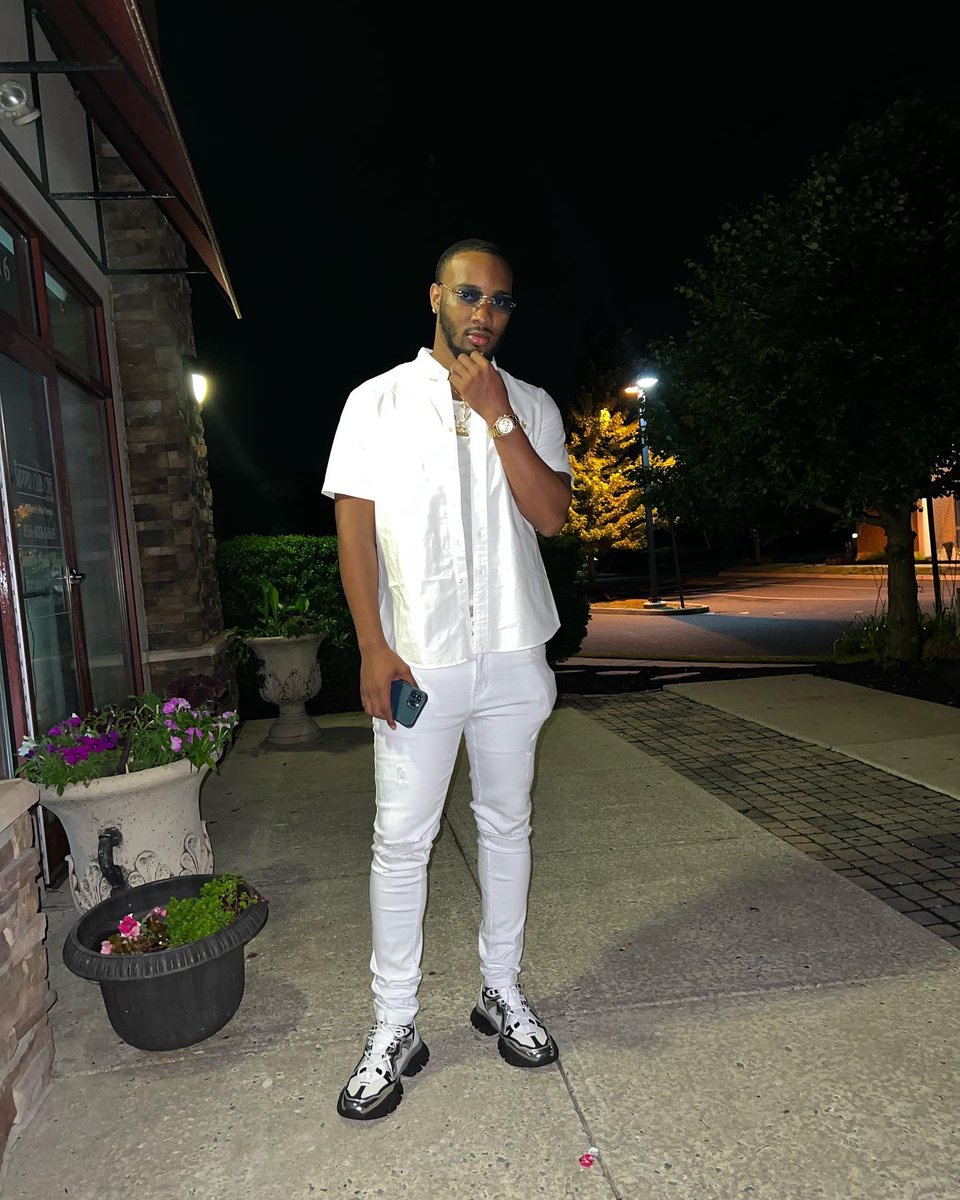 Ronng_'s tweet photo. I can’t fw to many, i feel like I’m to authentic 🦈 #Cito https://t.co/tDBsezbKEX