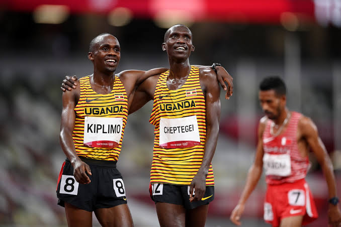 KagutaMuseveni's tweet photo. Kongoi koromun werik'yu @joshuacheptege1  ako Jacob Kiplimo. You have made your country proud again. To the other Ugandan in the race, Stephen Kissa, thank you for the teamwork, we have all won. I congratulate you all. https://t.co/BtV6MQau2K