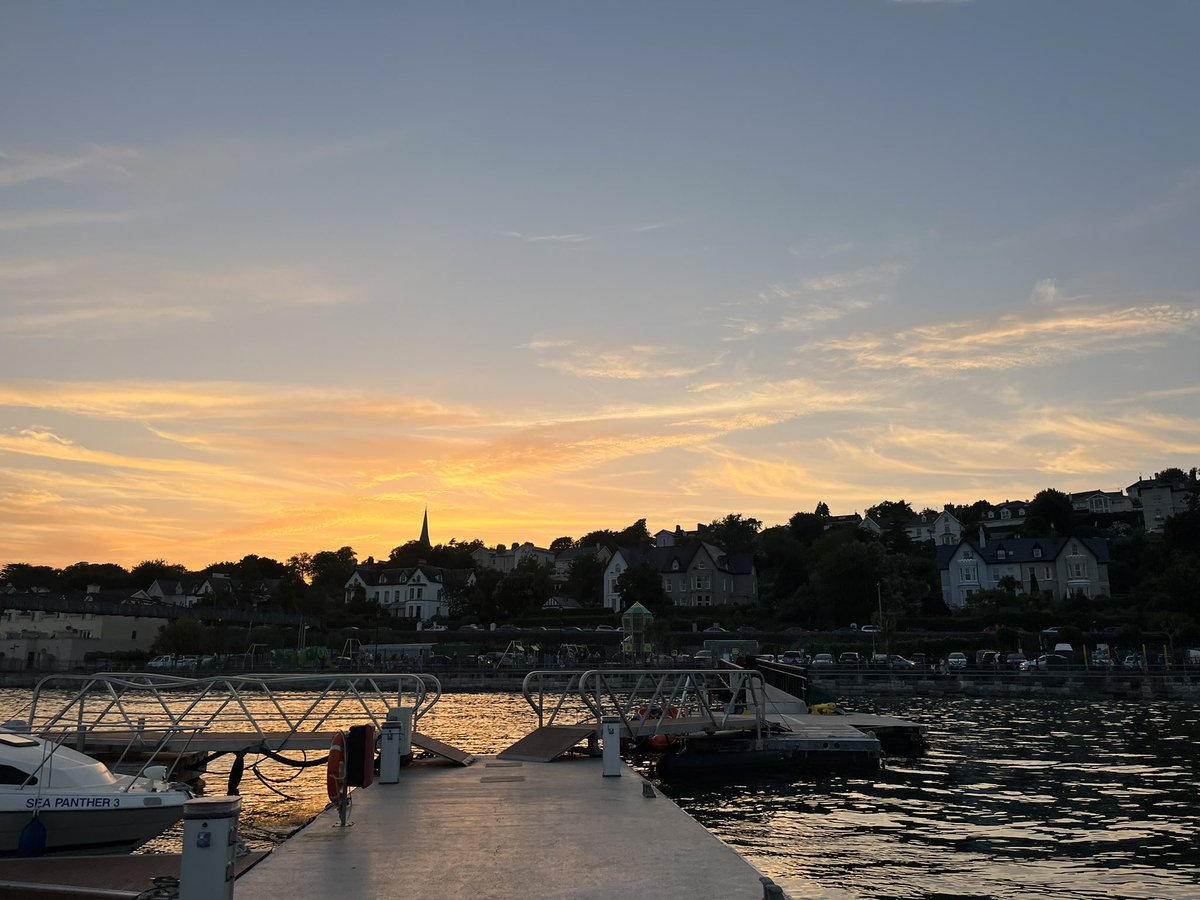 Lots of families on boats waiting for <a href="/SpikeIslandCork/">SpikeIslandCork</a> fireworks, celebrating 84 years since the handover to the Irish state <a href="/corkbeo/">Cork Beo</a> <a href="/AfloatMagazine/">AfloatMagazine</a>