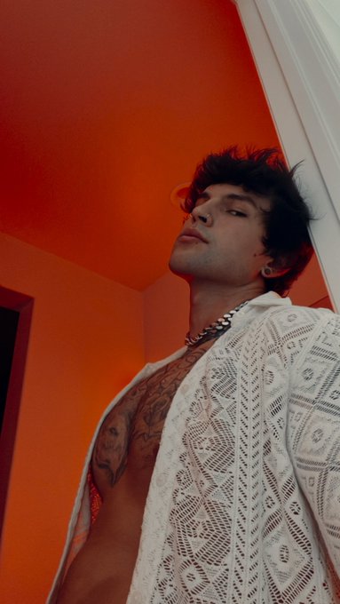 I shaved https://t.co/TQIbTJ3gu9