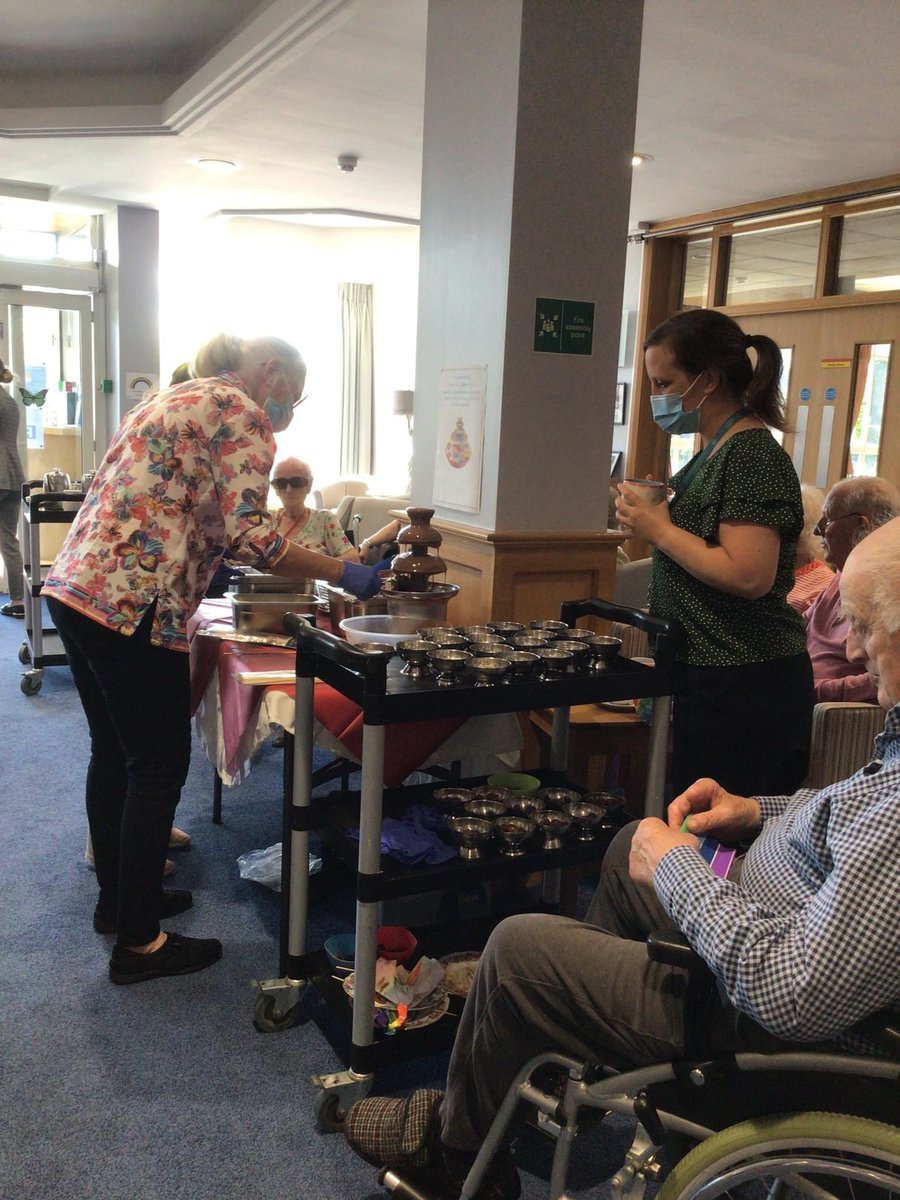friendsofccourt's tweet photo. Did you enjoy the recent World Chocolate Day? Connaught Court residents certainly enjoyed making cakes &amp; fruit kebabs and sampling the delights of the chocolate fountain - a fun activity but rather messy!!! 🍫⛲️ https://t.co/HtE6U5mN13