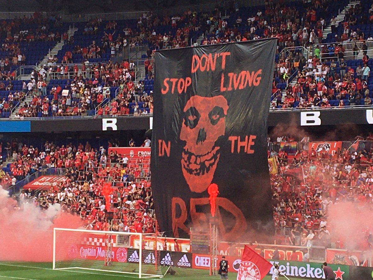 MichaelBattista's tweet photo. The South Ward’s tifo for #RBNYvNYC. #RivalryWeek #RBNY #NYCSN https://t.co/ynOOQBLYeX