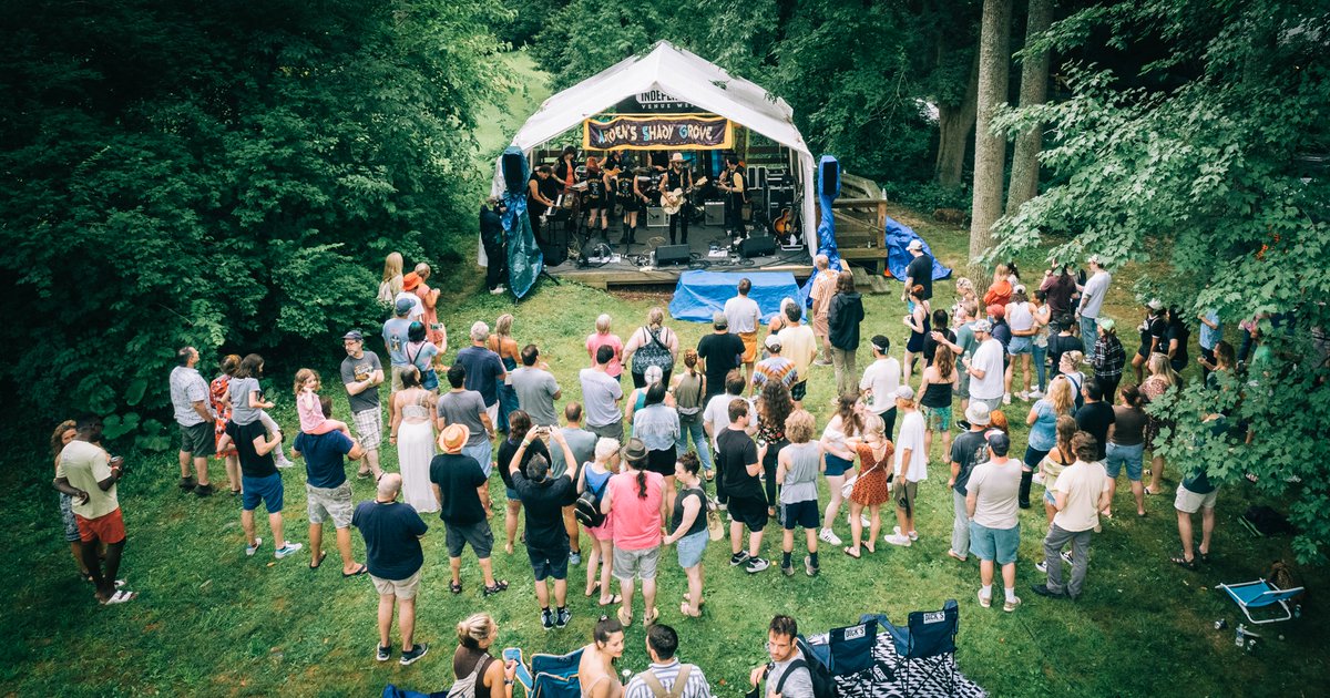 Surrounded by shade, trees, music, vibes, and friends. @ShadyGroveFest 🏕 Photo by Joe Del Tufo
