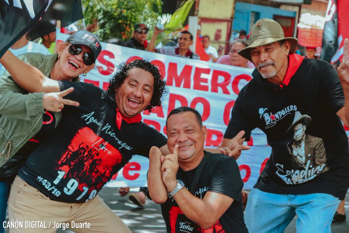 Un poco más de lo que fue la caminata de ayer en honor a Julio Buitrago y los héroes y mártires caídos en la lucha  💪🔴⚫️

#Nicaragua
#SandinoVive
#4319SiempreLibres
#4319FuerzaDeVictorias