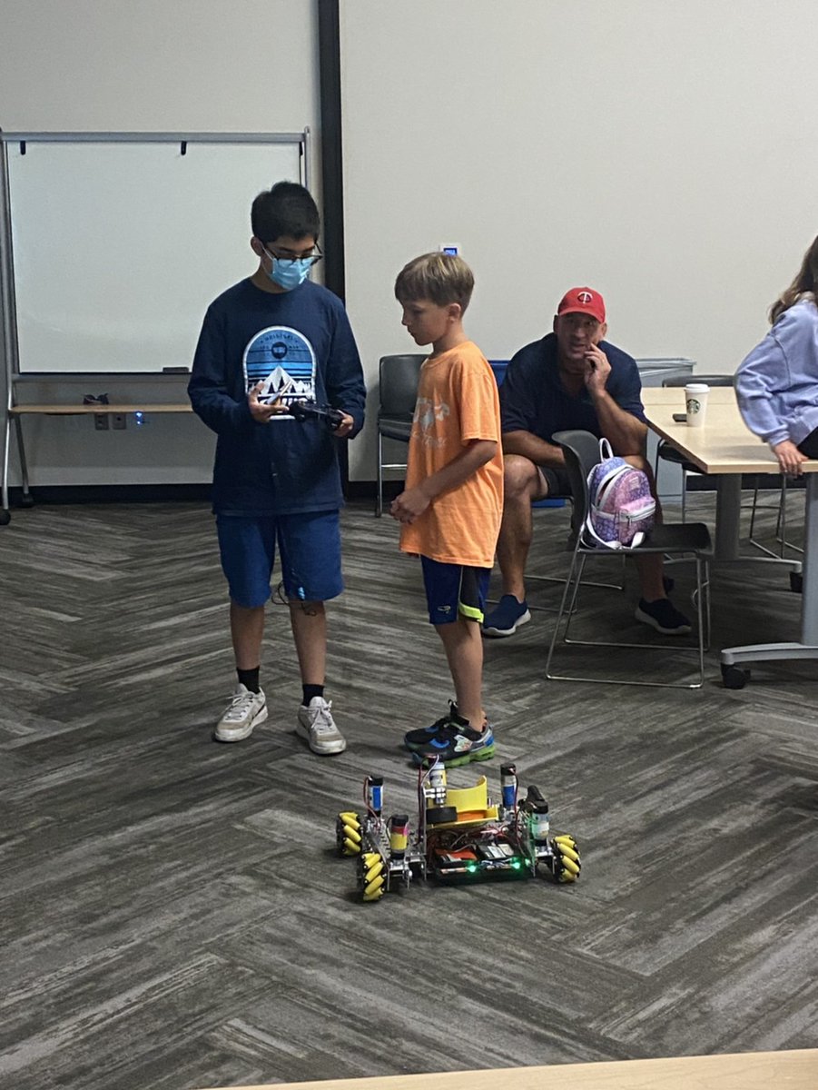 FTC14172's tweet photo. Finishing up our monthly FLL club @johnstonlibrary and giving info on how to join next FLL season via @JCSD_CommEd https://t.co/qACK43tyER