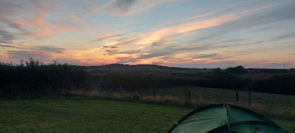 fluffyants22's tweet photo. Climbing , camping , hiking 
Castle Martin #Pembrokeshire 
#WALES #Rock https://t.co/BuUDTDbRzQ