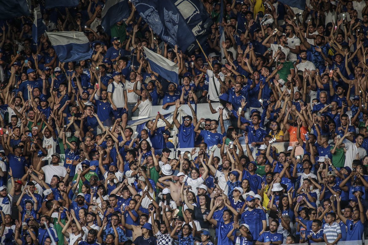 Cruzeiro's tweet photo. Aos 46.890 estrelados que estiveram no Mineirão nesta tarde, MUITO OBRIGADO! 💙

📷 @Staff_images https://t.co/0jlTVjyKyL