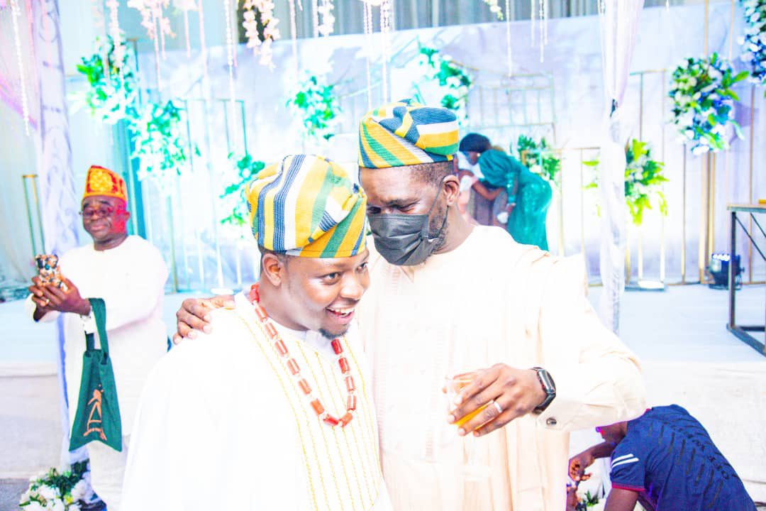 AO1379's tweet photo. My amazing cousin, @Tiwalolu, got married last week. Apart from the reminder of how much fun weddings can be, also got a clear reminder of how quickly one has migrated from those that arrive for the after party, to those they usher away for the real party to start. https://t.co/xbY78dVfp4