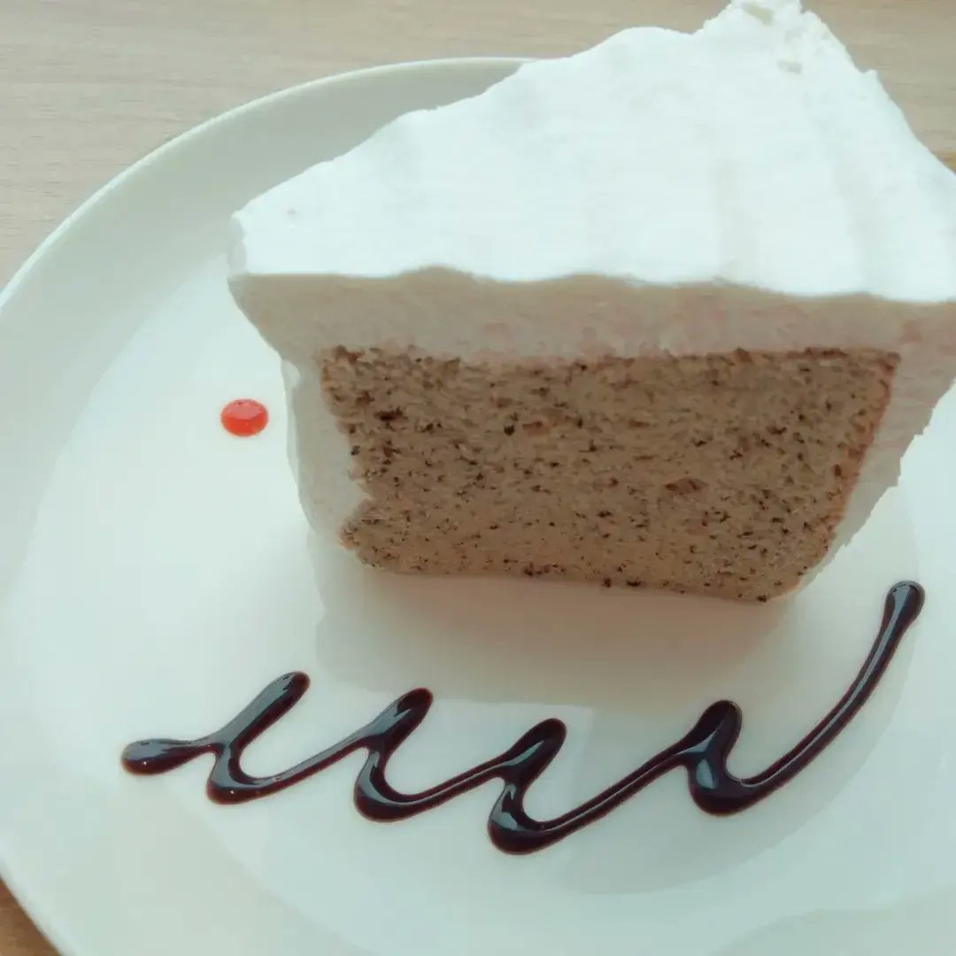 0827ho's tweet photo. カフェからの景色最高でした✨

#横浜　#カフェ https://t.co/BeDWjsV0Sd