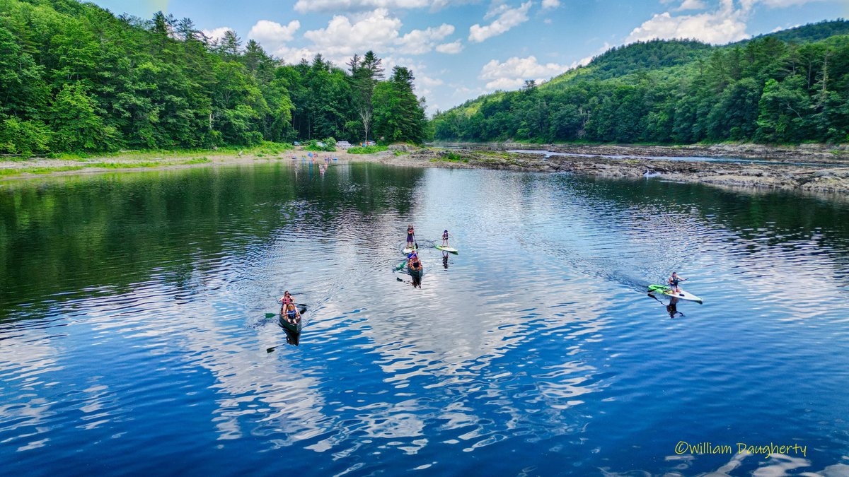 This afternoon at Sumner Falls boat launch. Hartland, Vermont 7/17/22
#dronephotography #drone #northernnewengland #uppervalley #newhampshire #vermont #sumnerfalls #newhampshirelife #riverpaddling #kayak