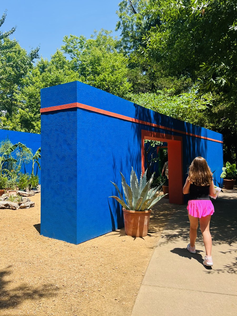 _lissims's tweet photo. Thank you @Philbrook Frida Kahlo exhibit was spectacular!  The art was impressionable; doubly so, the attention to detail: flower wall, Casa Azul, &amp; total garden transformation.  Our 10yr old, most impressed, created her own painting after our visit. Bravo! https://t.co/lp8engrSbZ